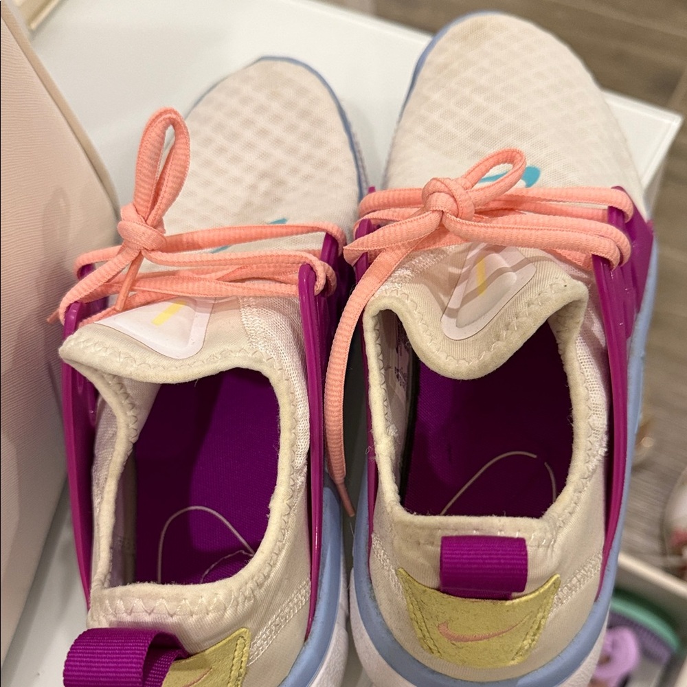 Nike Women's Sneakers in Cream and Pink